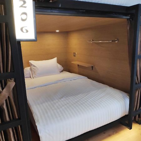 Vk Pods Jakarta - Hostel Exteriör bild